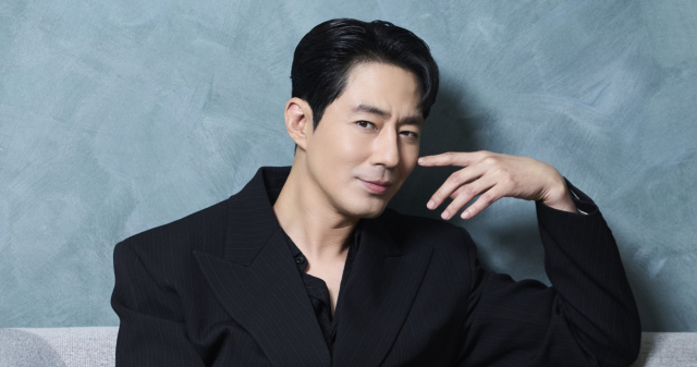 [비즈 스타] '호프' 조인성, 논두렁 액션 SF에 몸을 던지다(인터뷰①)