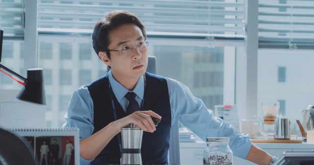 [윤준필의 시선] 이현균, '로또 1등'·'신병4' 직장상사 전문 배우의 존재감